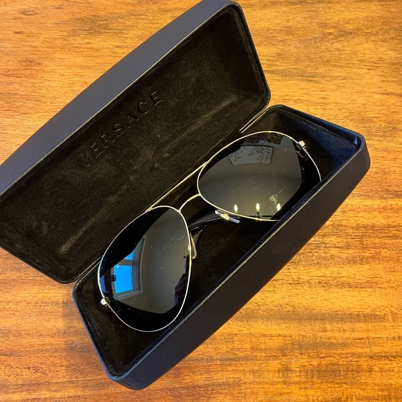 Versace Baroque Aviator Sunglasses - Picture 4 of 7